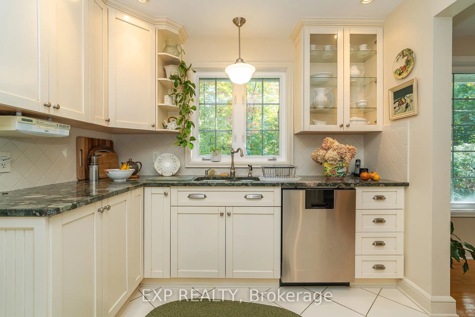 Photo 141 of 504 Thessaly Circle, Ottawa, Alta Vista/Faircrest Heights — HOMEH