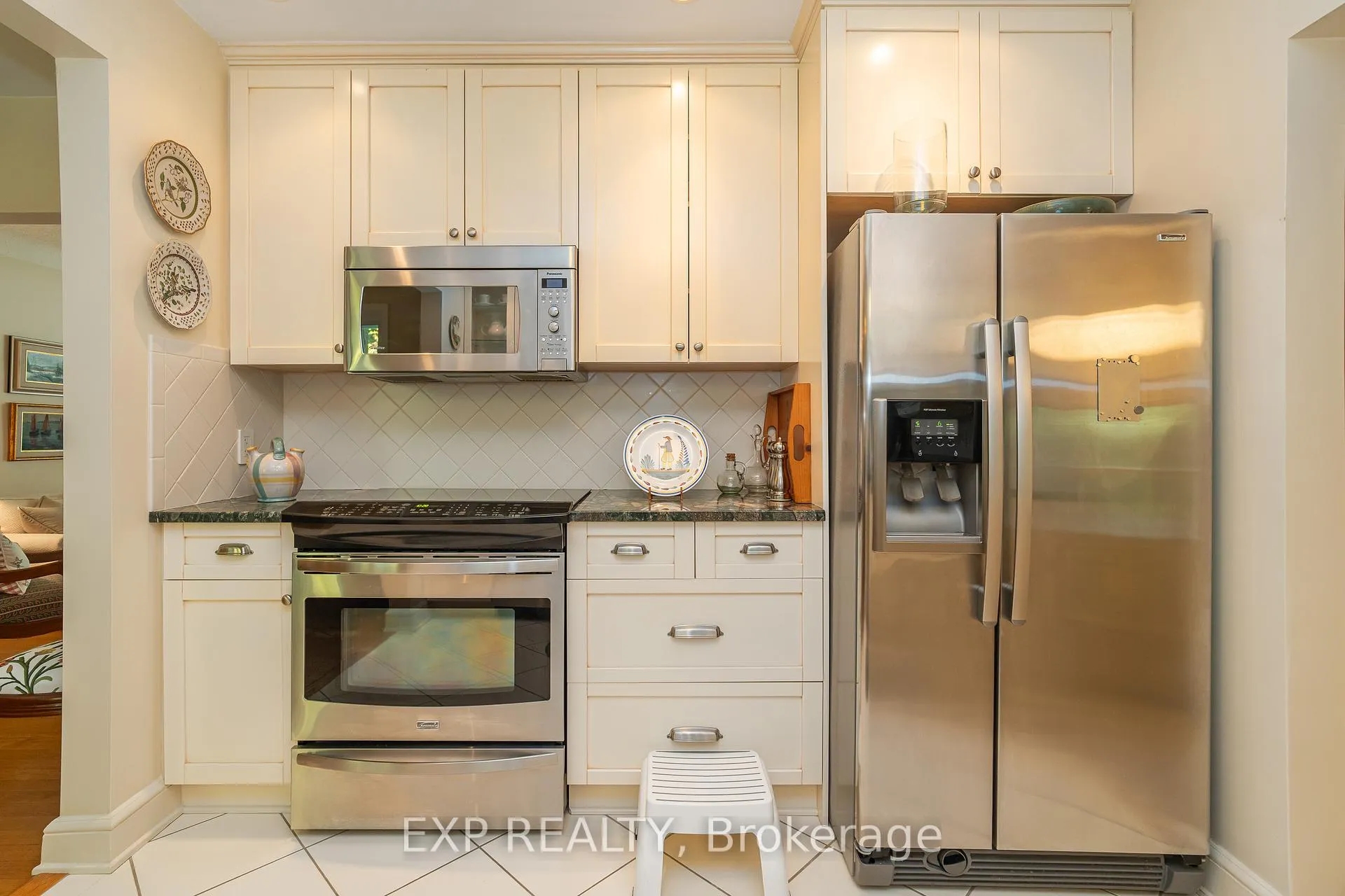 Photo 142 of 504 Thessaly Circle, Ottawa, Alta Vista/Faircrest Heights — HOMEH
