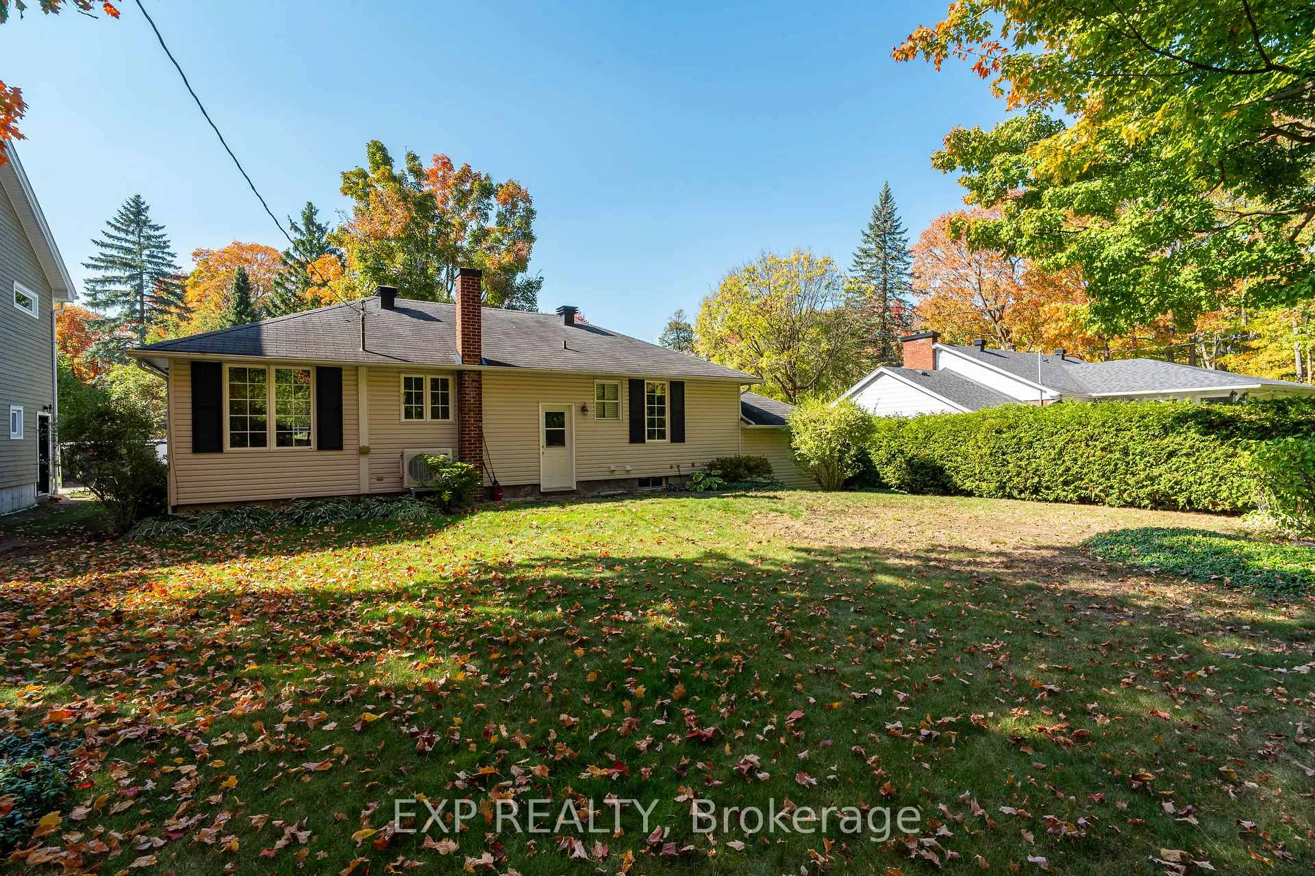 Photo 302 of 504 Thessaly Circle, Ottawa, Alta Vista/Faircrest Heights — HOMEH