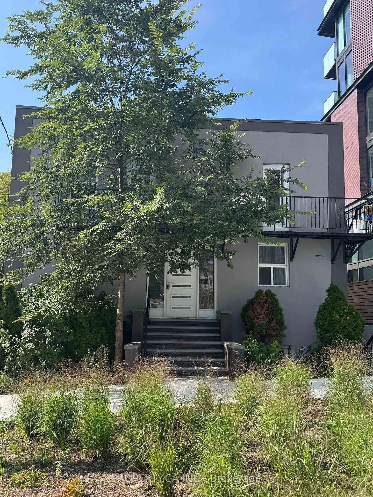 Front of 22 Brad Street