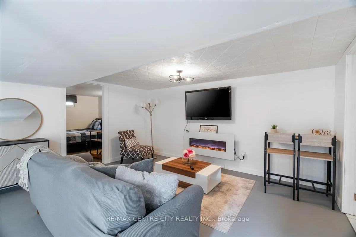 Photo 166 of 2875 Cuddy Drive, Adelaide Metcalfe, Rural Adelaide Metcalfe — HOMEH