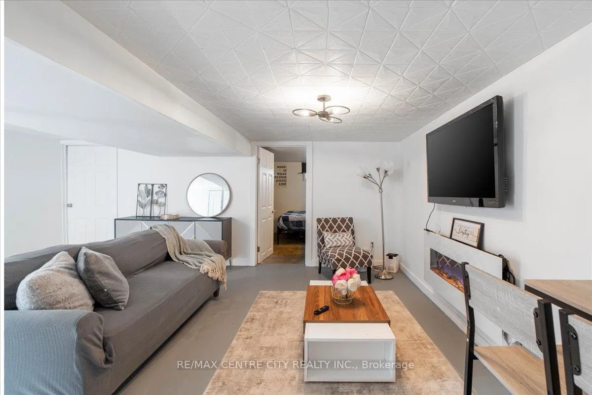 Photo 175 of 2875 Cuddy Drive, Adelaide Metcalfe, Rural Adelaide Metcalfe — HOMEH