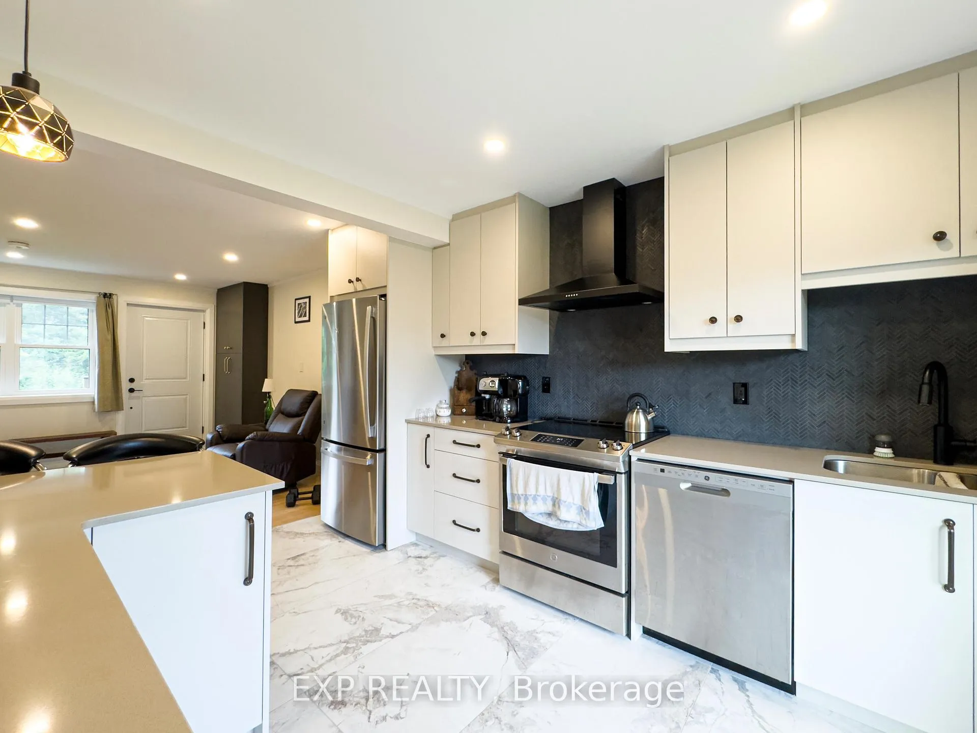 Photo 70 of Unit B, 14 Ascot Avenue, Ottawa, Lynwood Village — HOMEH