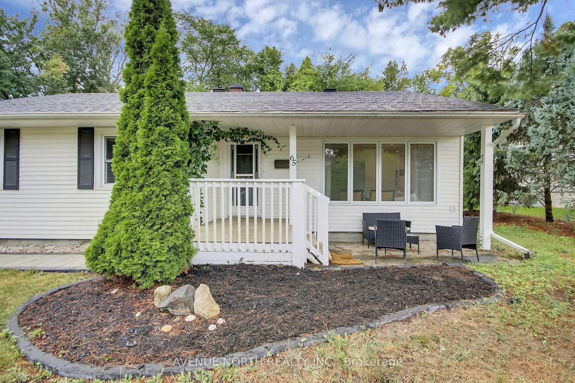 Photo 2 of 65 Rothwell Drive, Ottawa, Rothwell Heights — HOMEH