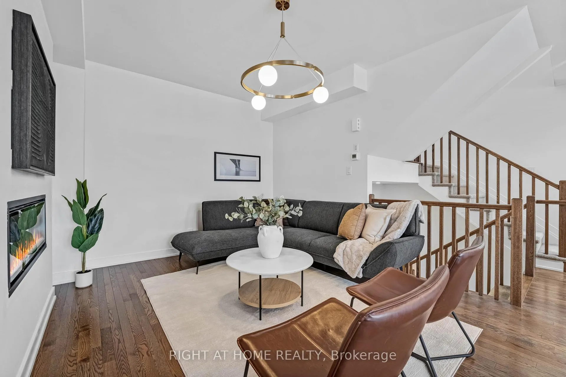 Photo 13 of 556 Tahoe Heights, Ottawa, Leitrim — HOMEH