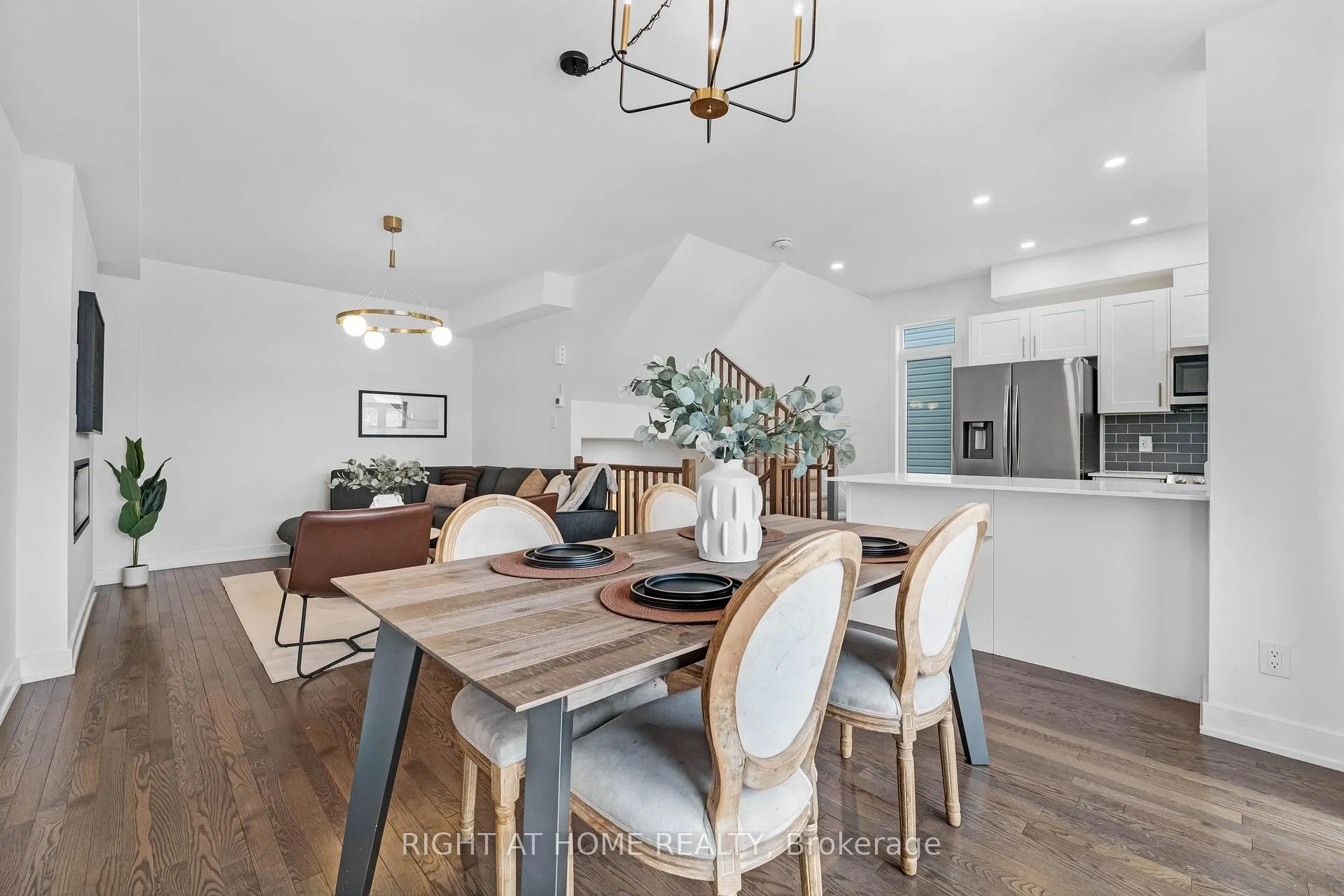 Photo 18 of 556 Tahoe Heights, Ottawa, Leitrim — HOMEH