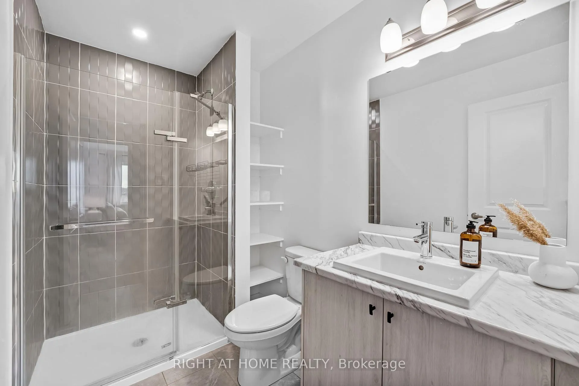 Photo 33 of 556 Tahoe Heights, Ottawa, Leitrim — HOMEH