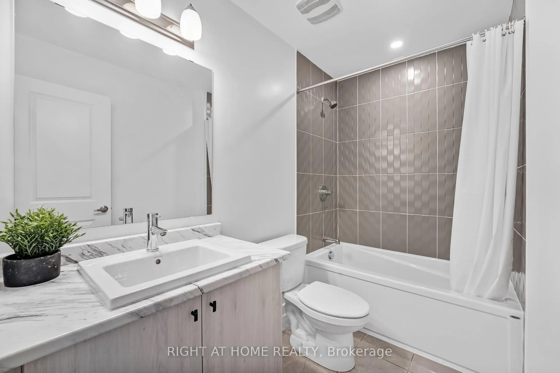 Photo 34 of 556 Tahoe Heights, Ottawa, Leitrim — HOMEH