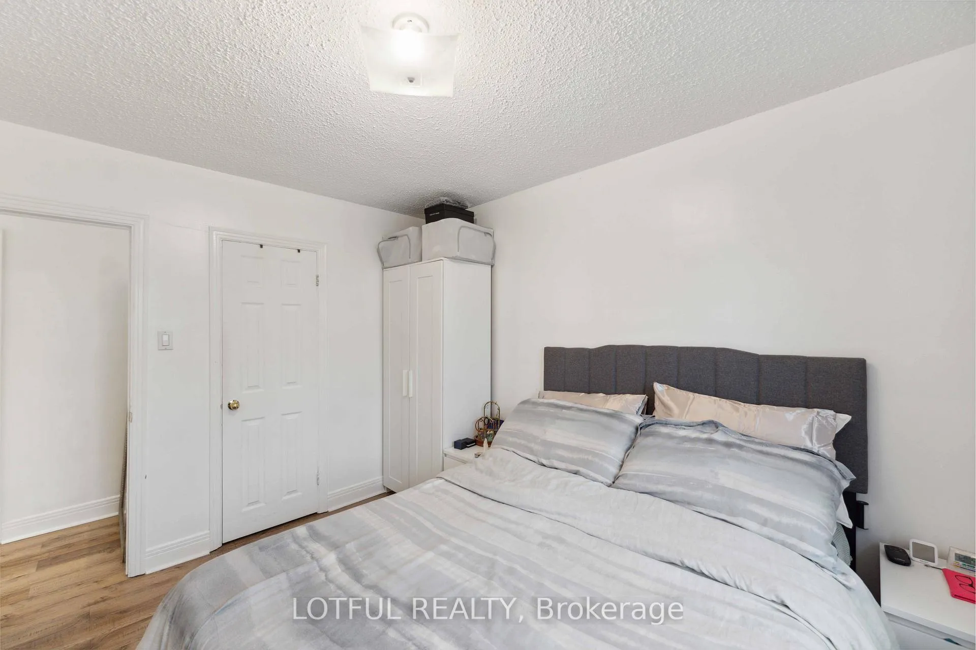 Photo 116 of Unit A, 2427 Chasseur Avenue, Ottawa, Heron Park — HOMEH