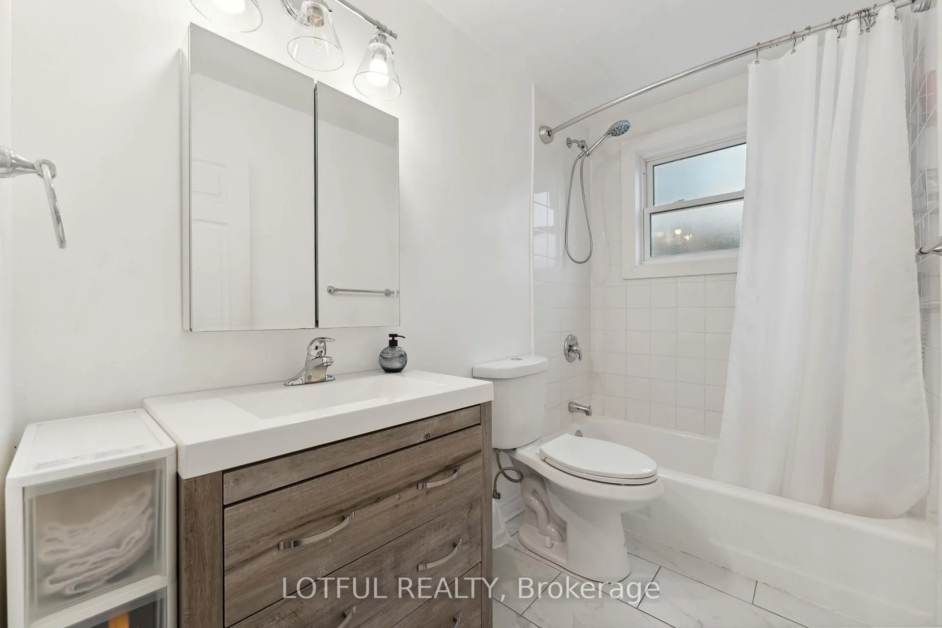 Photo 134 of Unit A, 2427 Chasseur Avenue, Ottawa, Heron Park — HOMEH