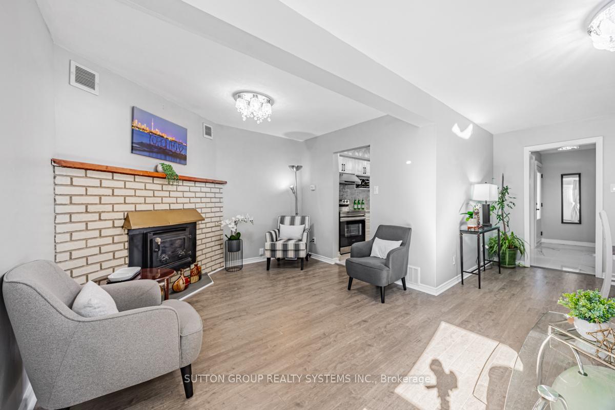Photo 6 of 12 Sachems Place, Scarborough, Malvern — HOMEH