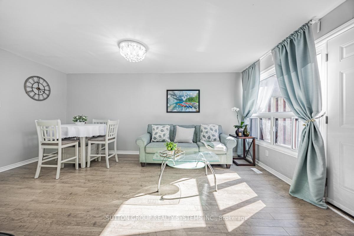 Photo 7 of 12 Sachems Place, Scarborough, Malvern — HOMEH