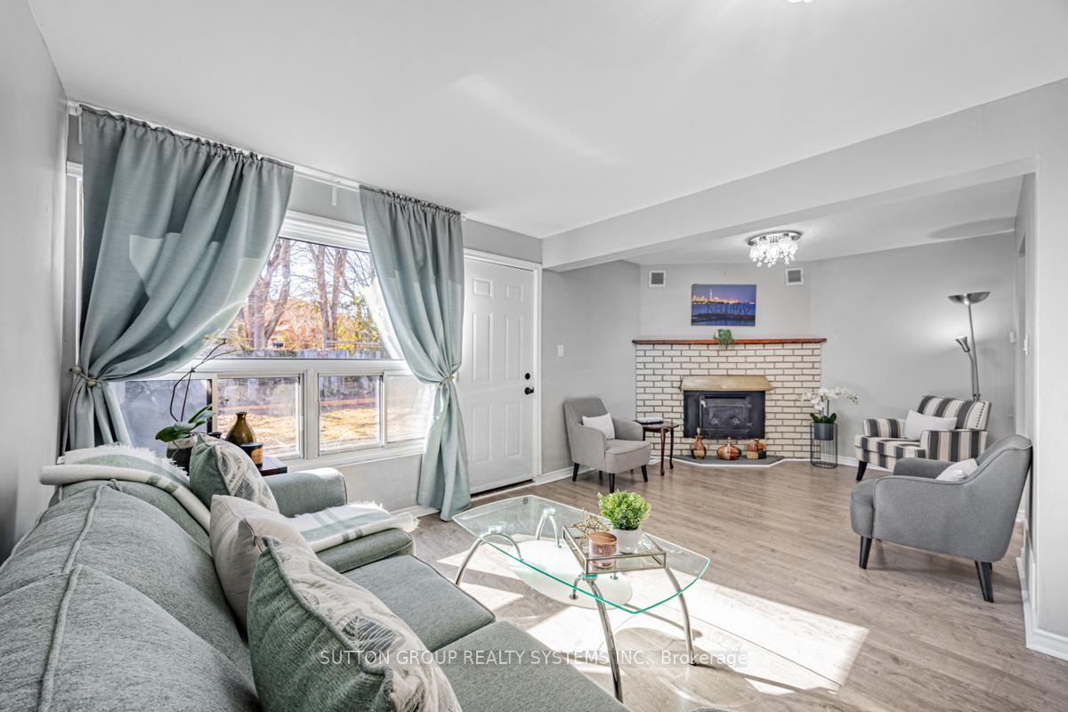 Photo 9 of 12 Sachems Place, Scarborough, Malvern — HOMEH