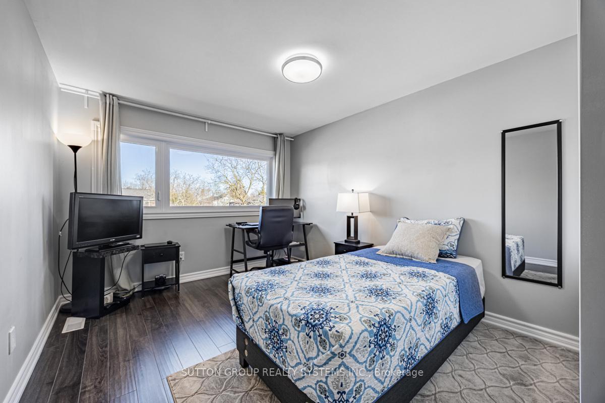 Photo 12 of 12 Sachems Place, Scarborough, Malvern — HOMEH