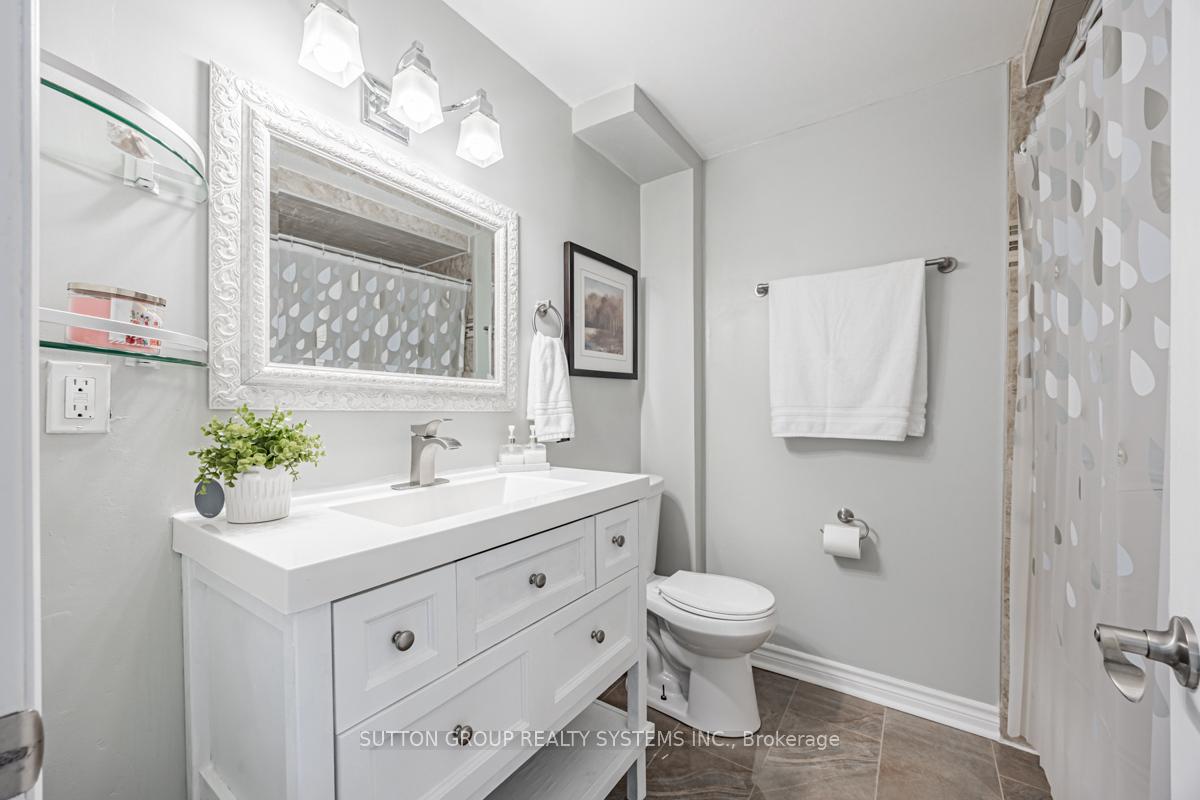 Photo 15 of 12 Sachems Place, Scarborough, Malvern — HOMEH