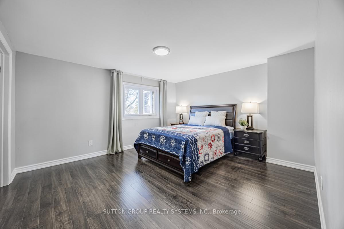 Photo 16 of 12 Sachems Place, Scarborough, Malvern — HOMEH