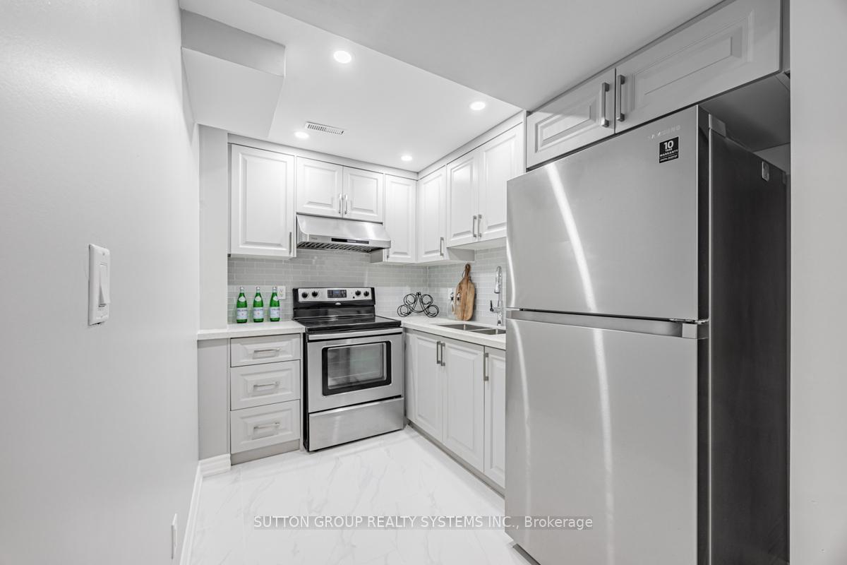 Photo 21 of 12 Sachems Place, Scarborough, Malvern — HOMEH