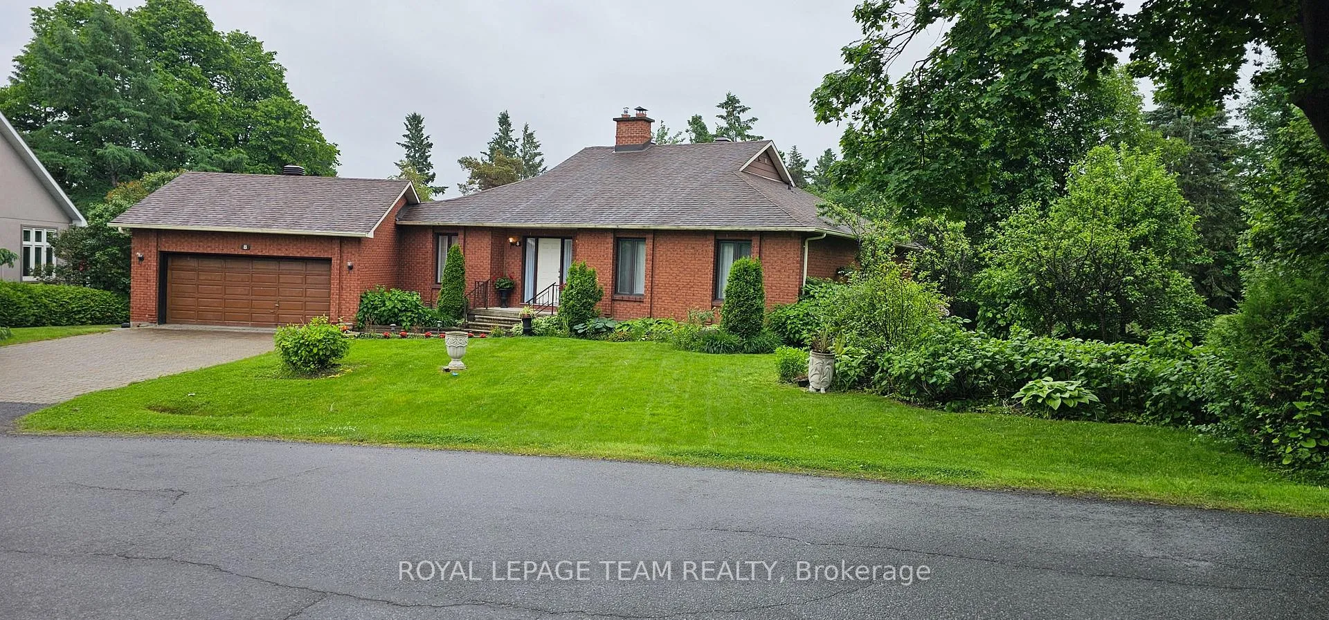 Photo 5 of 8 Swans Way S, Ottawa, Rothwell Heights — HOMEH