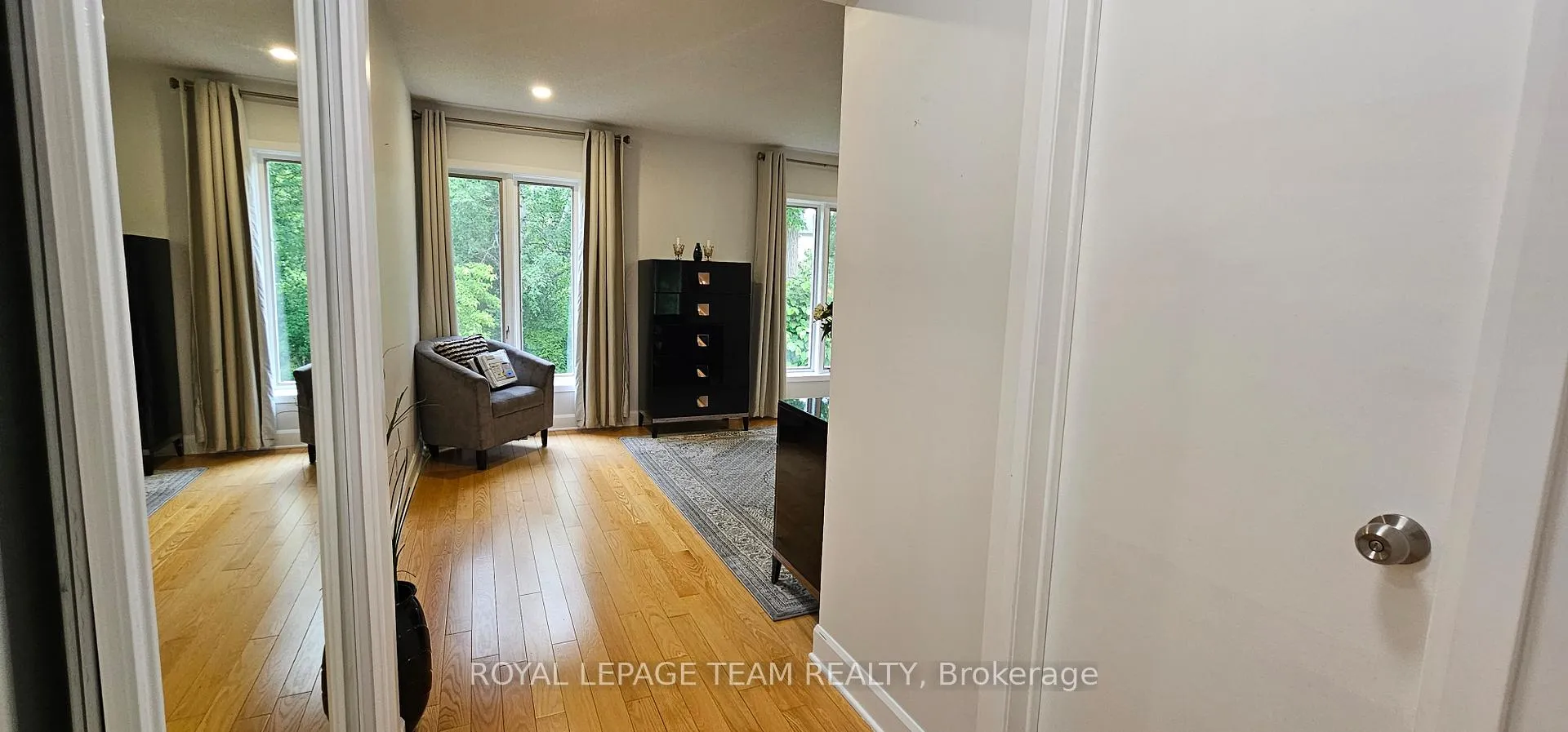 Photo 156 of 8 Swans Way S, Ottawa, Rothwell Heights — HOMEH