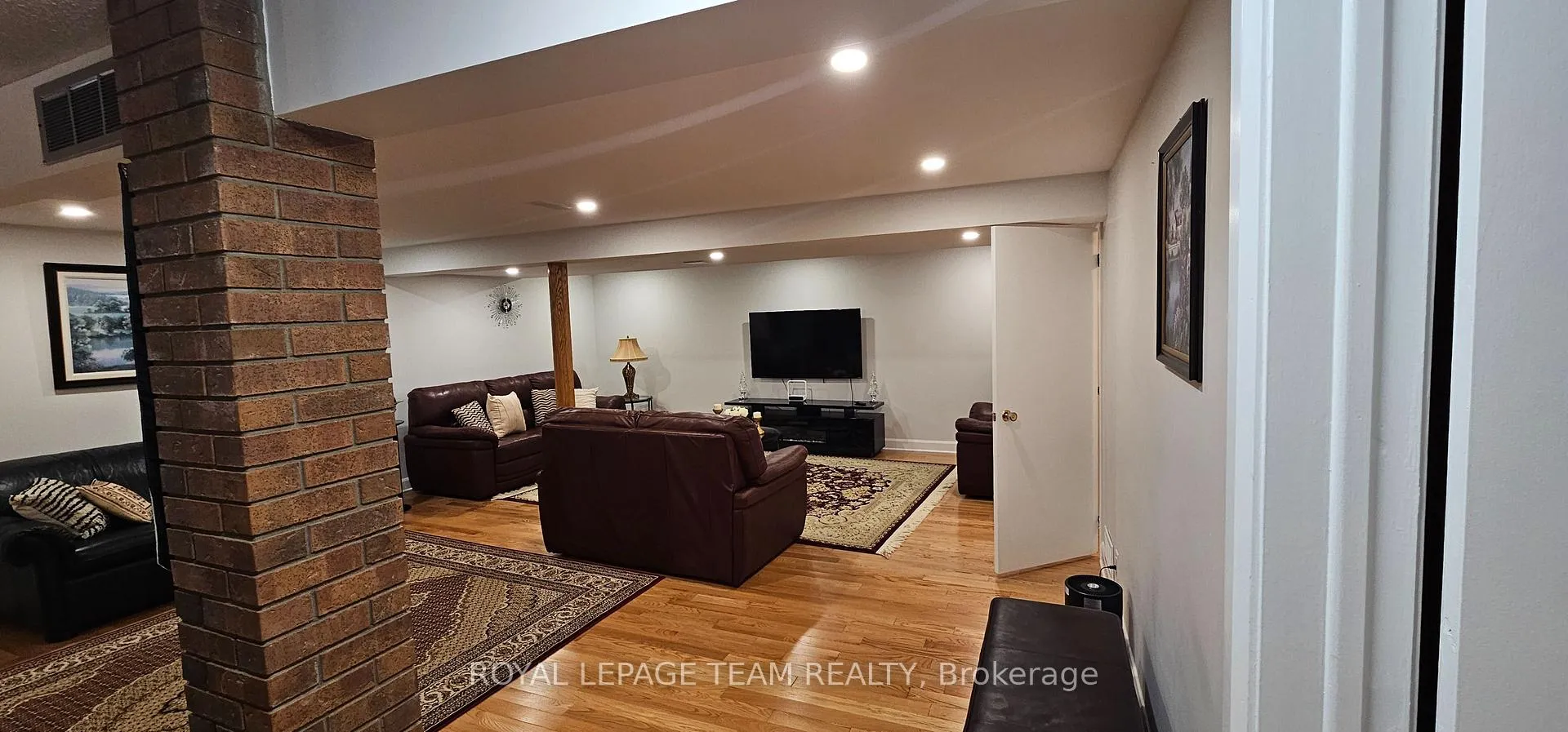 Photo 234 of 8 Swans Way S, Ottawa, Rothwell Heights — HOMEH