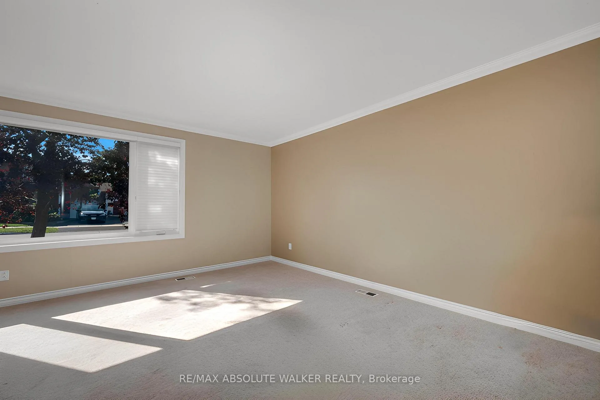 Photo 21 of 773 Eastvale Drive, Ottawa, Beacon Hill North — HOMEH