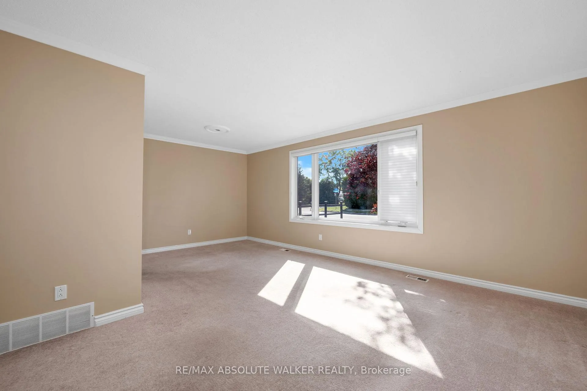 Photo 38 of 773 Eastvale Drive, Ottawa, Beacon Hill North — HOMEH