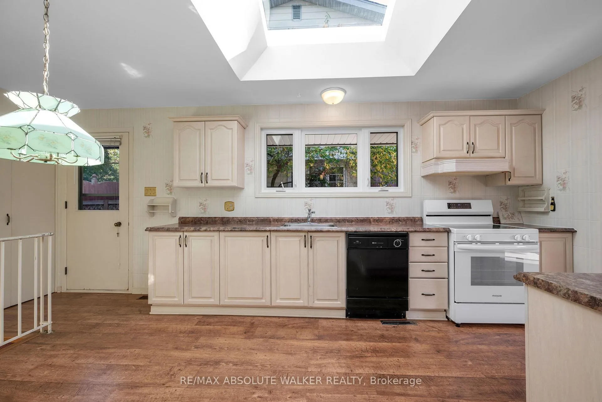 Photo 57 of 773 Eastvale Drive, Ottawa, Beacon Hill North — HOMEH