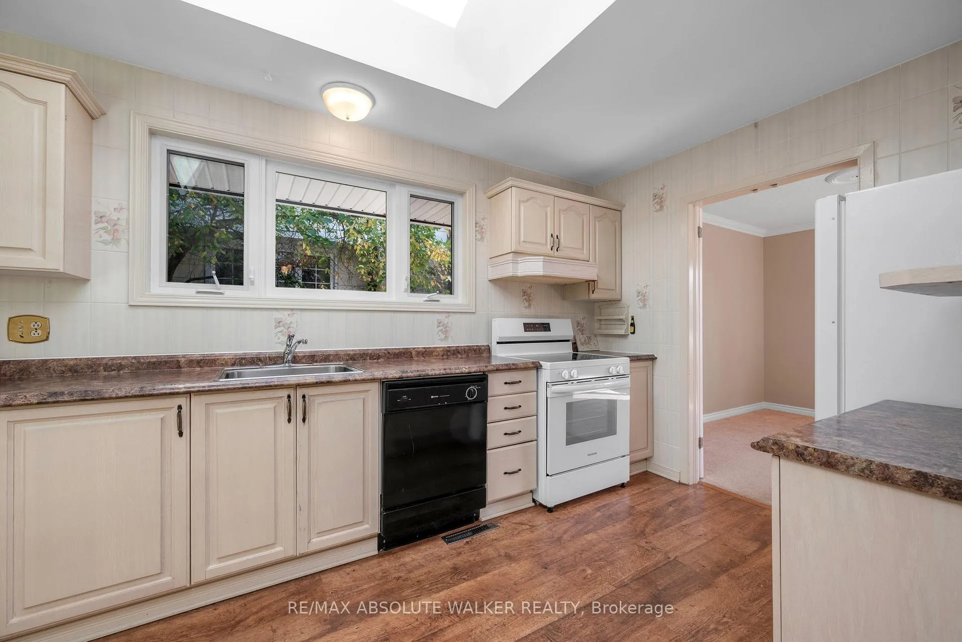 Photo 72 of 773 Eastvale Drive, Ottawa, Beacon Hill North — HOMEH