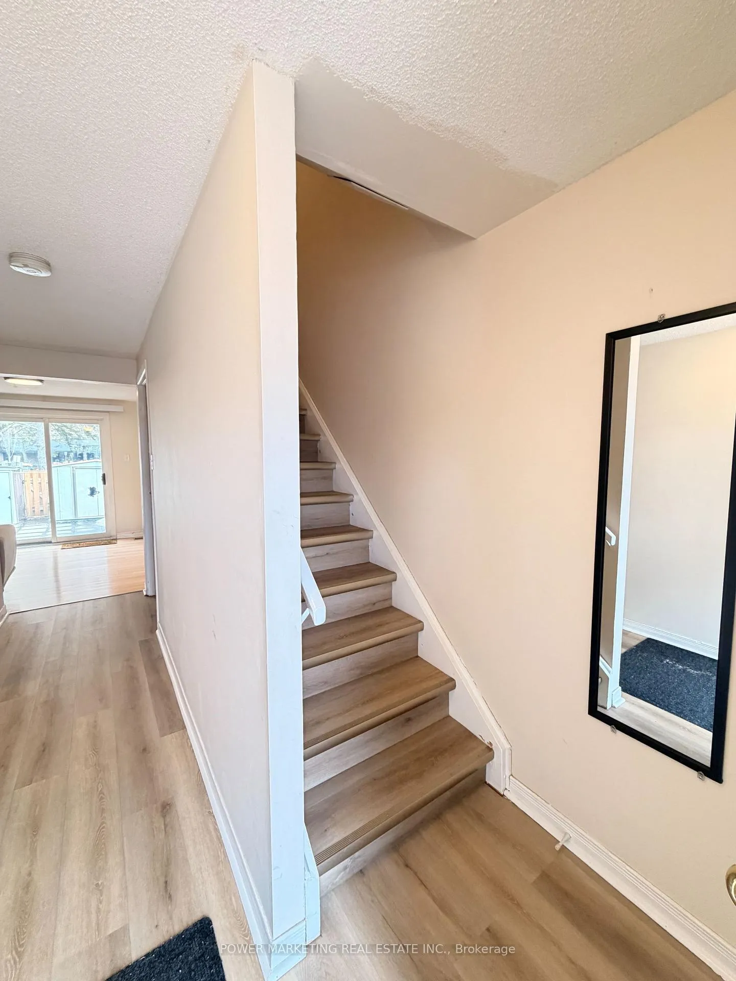 Photo 6 of Unit G, 1462 Heatherington Road, Ottawa, Heron Gate/Industrial Park — HOMEH