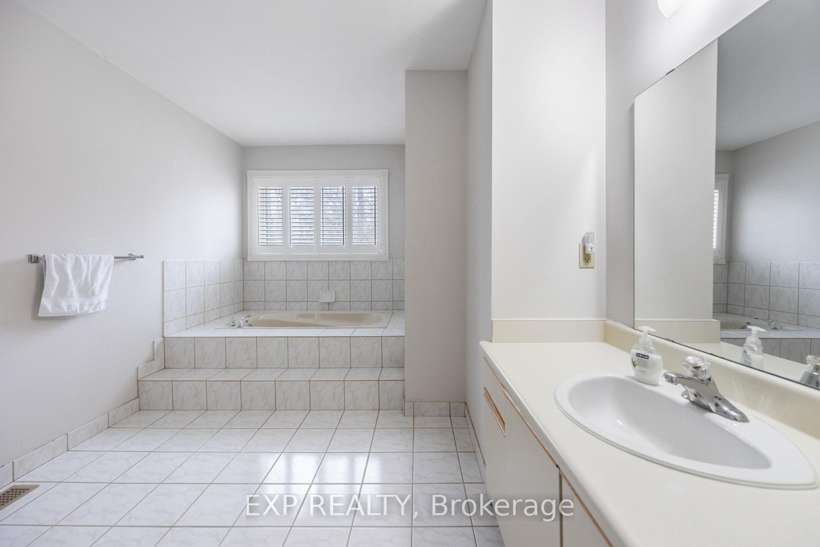 Photo 42 of 4 Calibre Court, Scarborough, Rouge — HOMEH