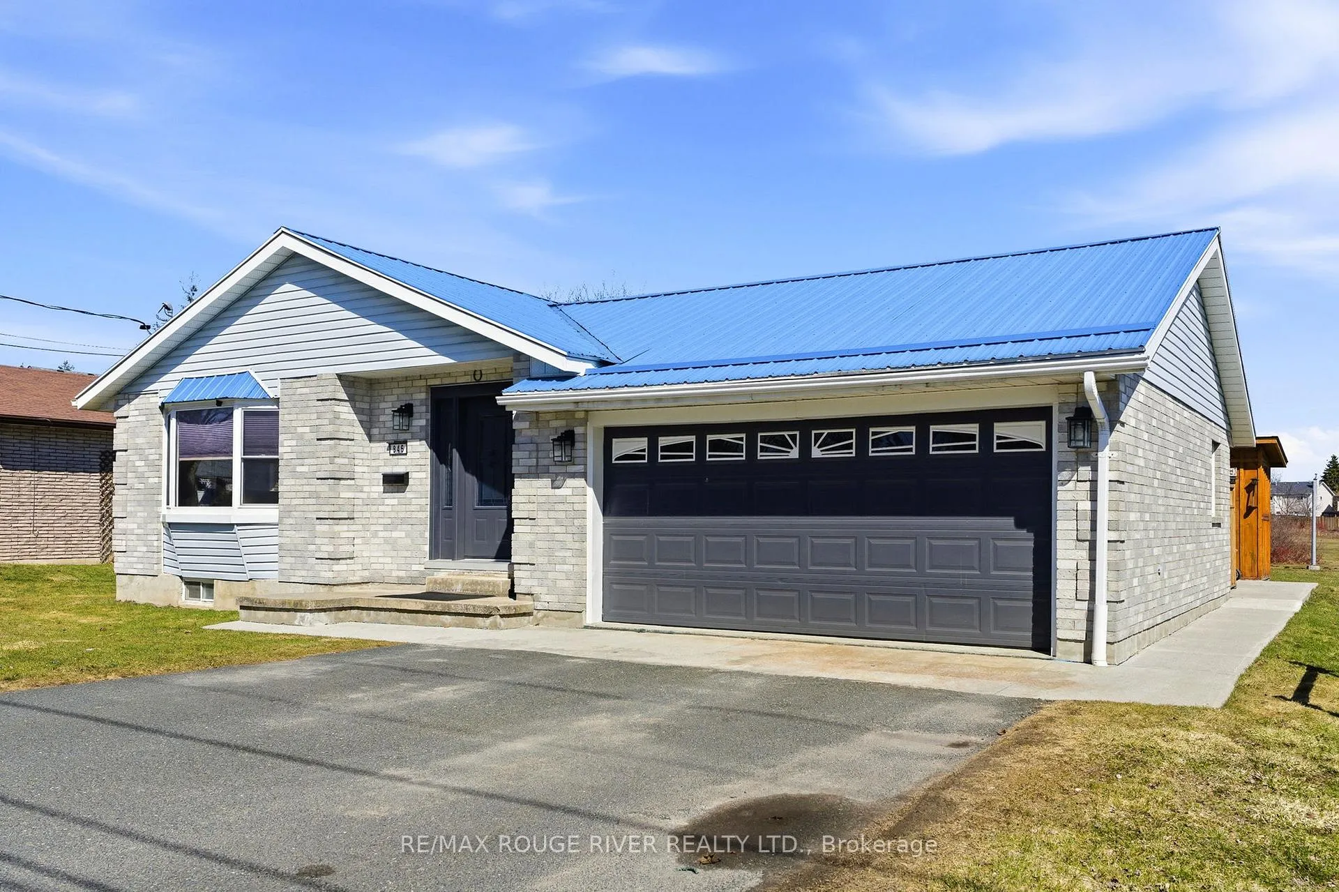 Photo 3 of 846 Ontario Street, Cobourg — HOMEH