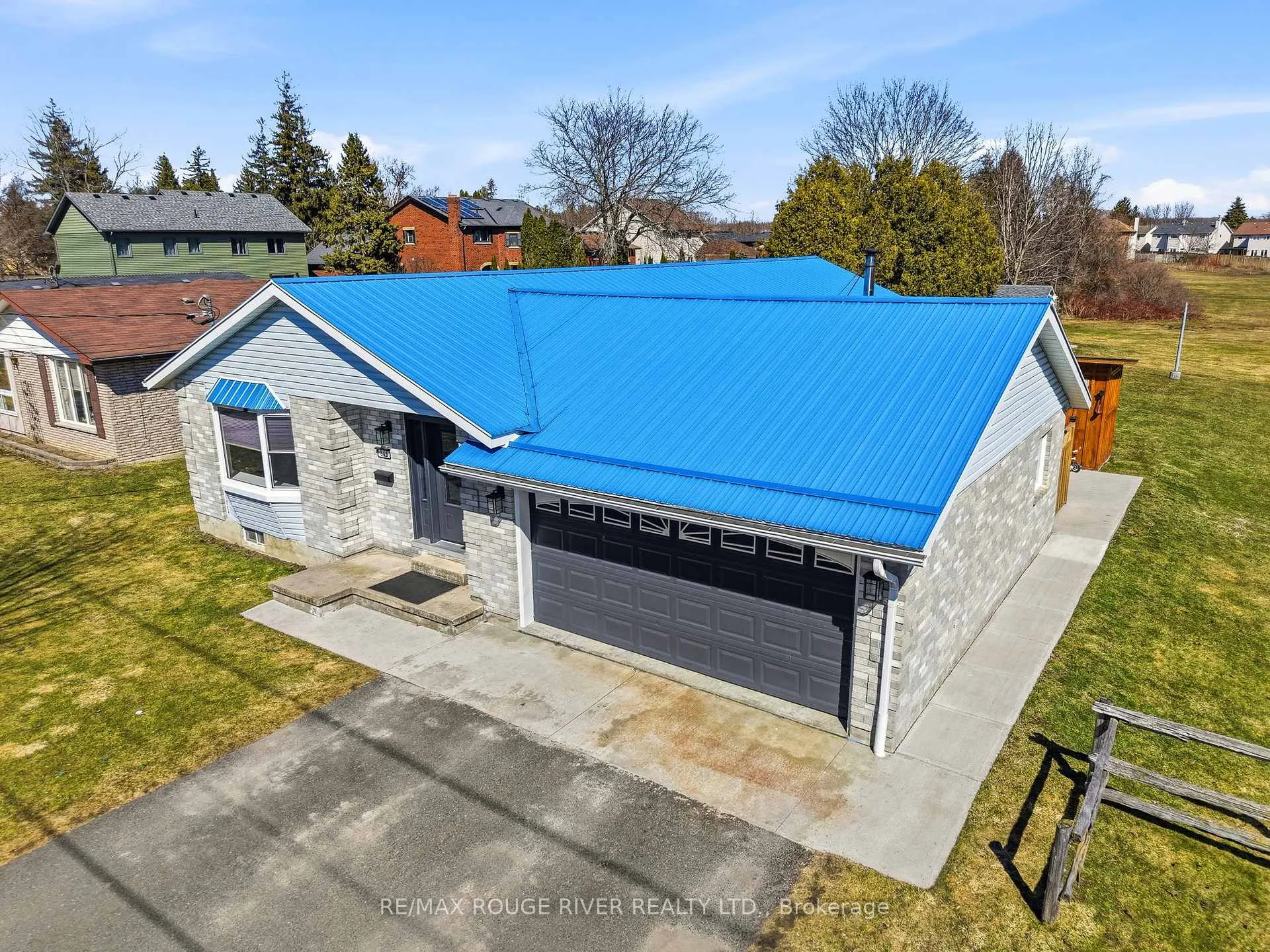 Photo 5 of 846 Ontario Street, Cobourg — HOMEH