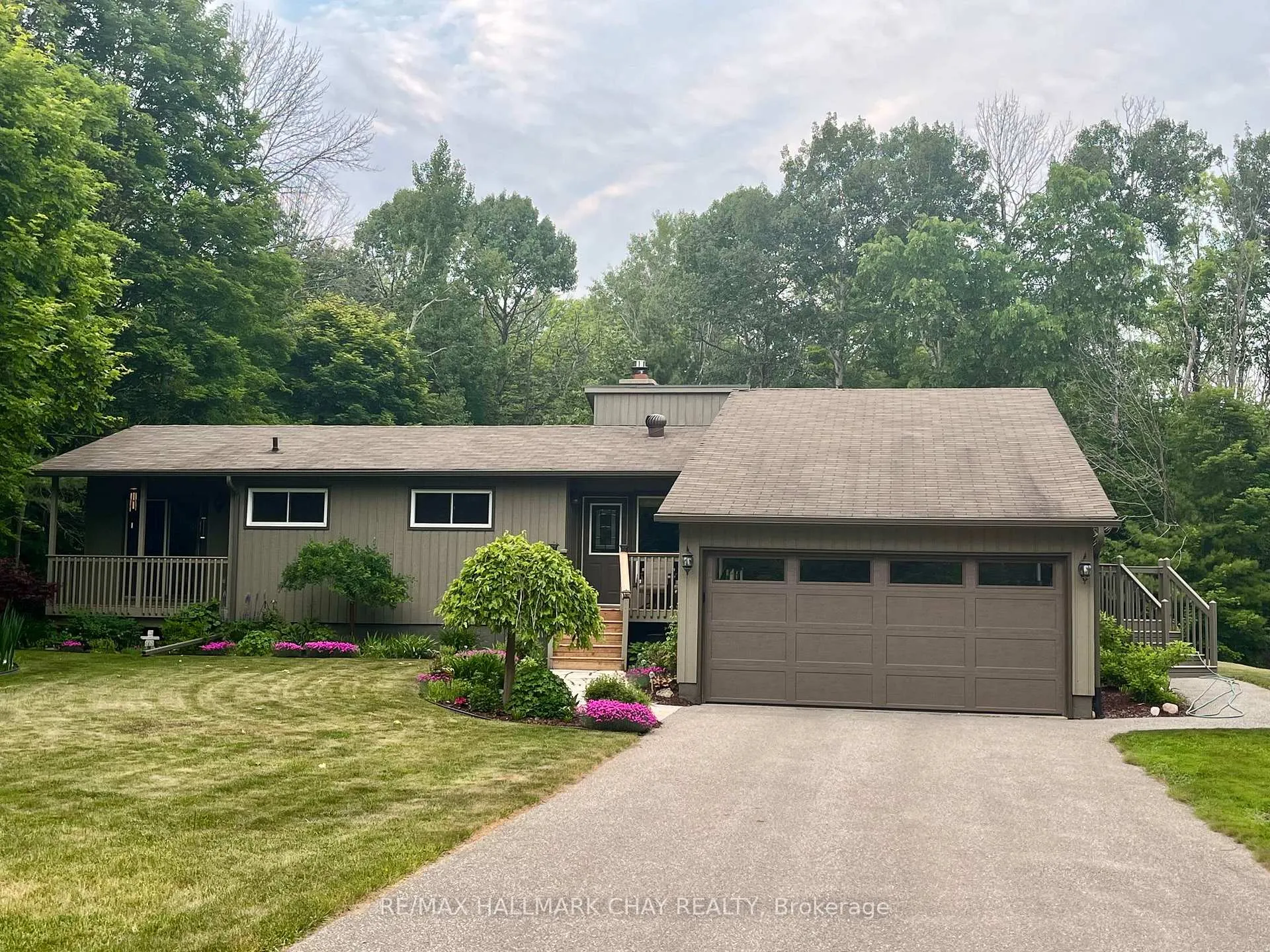 Photo 1 of 1075 6 Line S, Oro-Medonte, Rural Oro-Medonte — HOMEH