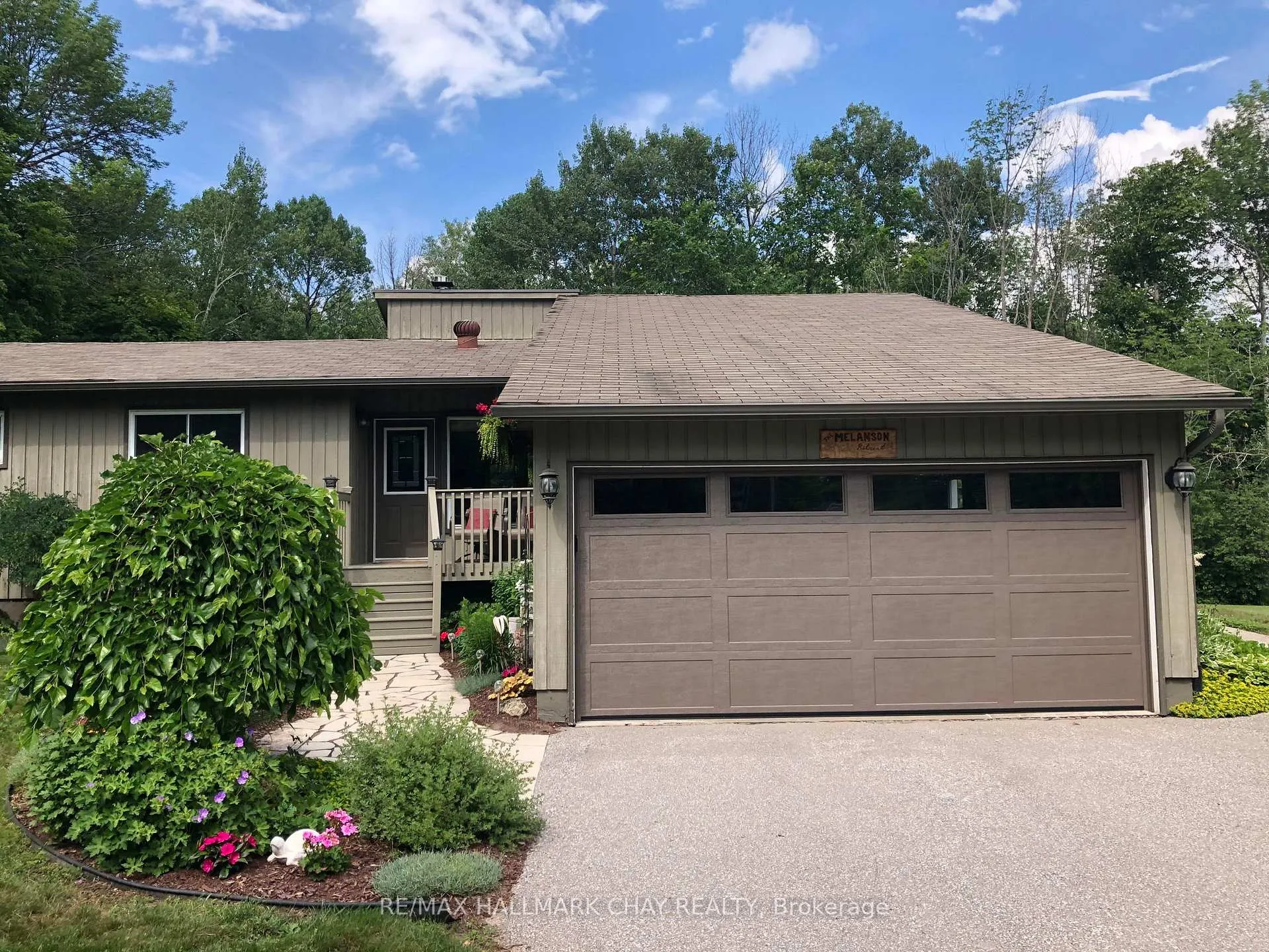 Photo 2 of 1075 6 Line S, Oro-Medonte, Rural Oro-Medonte — HOMEH