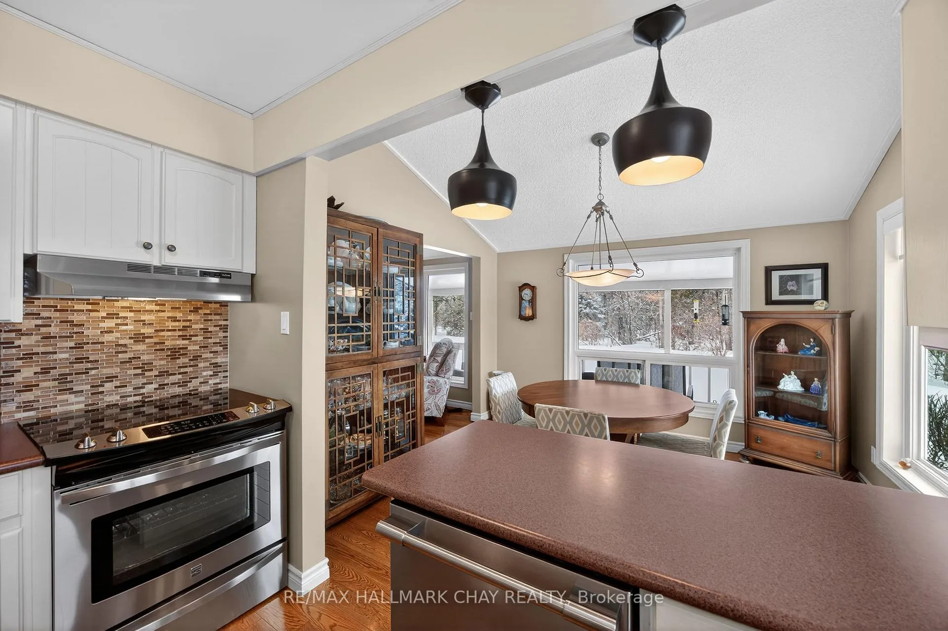 Photo 14 of 1075 6 Line S, Oro-Medonte, Rural Oro-Medonte — HOMEH