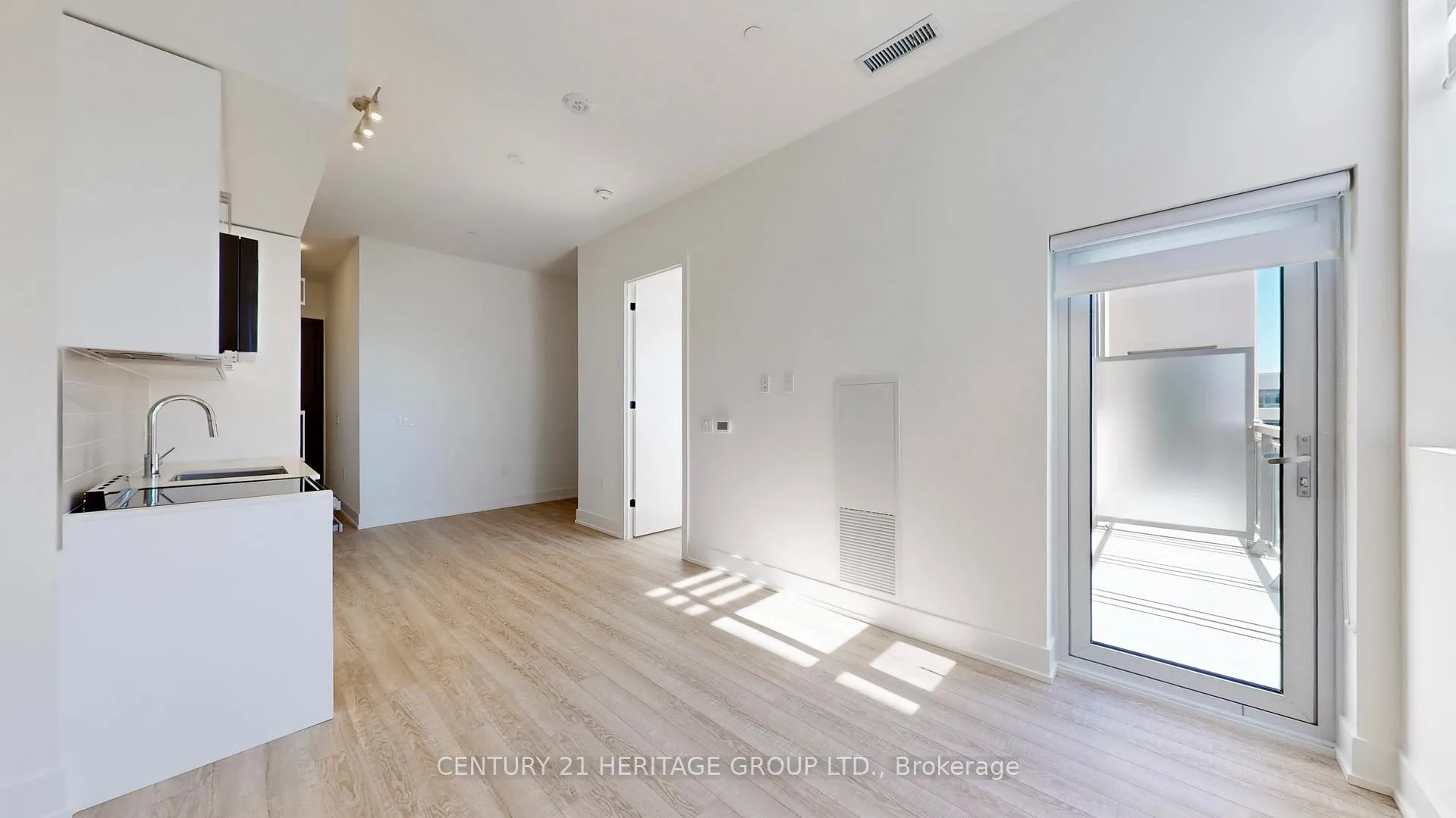 Photo 9 of Unit 611, 2075 King Road, King, King City — HOMEH