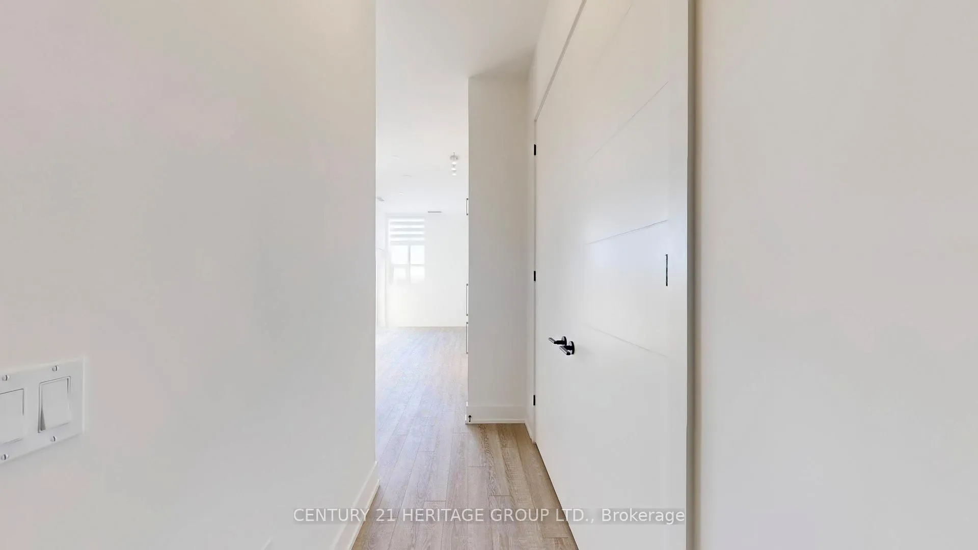 Photo 14 of Unit 611, 2075 King Road, King, King City — HOMEH
