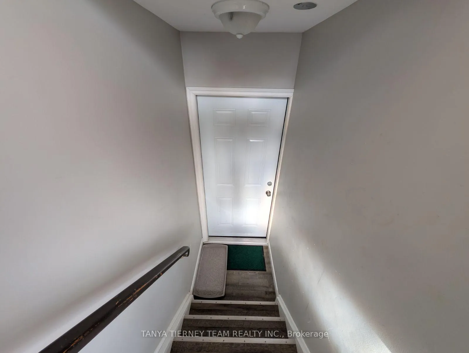 Photo 4 of 70 Freeland Avenue, Clarington, Bowmanville — HOMEH