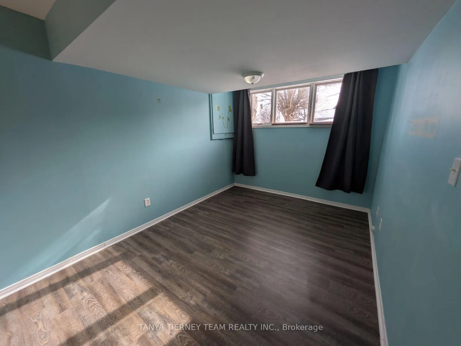 Photo 11 of 70 Freeland Avenue, Clarington, Bowmanville — HOMEH