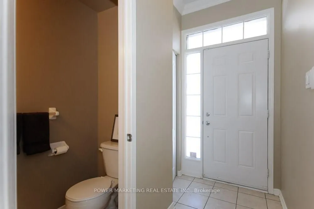 Photo 3 of 277 Freedom Private, Ottawa, Riverview Park — HOMEH