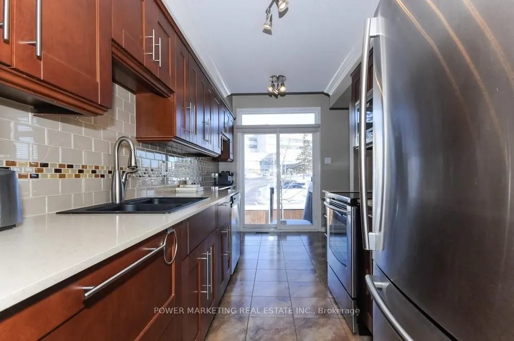 Photo 13 of 277 Freedom Private, Ottawa, Riverview Park — HOMEH