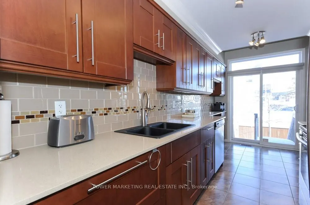 Photo 16 of 277 Freedom Private, Ottawa, Riverview Park — HOMEH