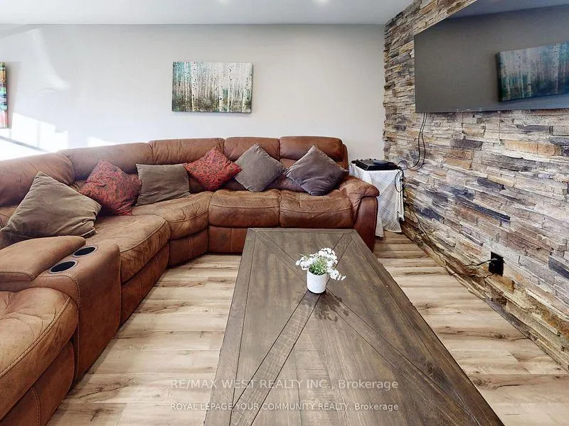 Photo 3 of 55 Davis Road, Aurora, Aurora Highlands — HOMEH