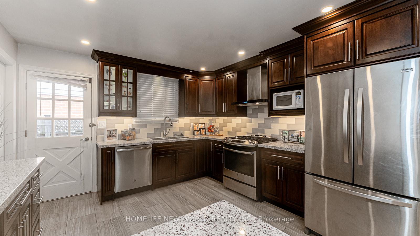 Photo 1 of 35 Applemore Road, Scarborough, Malvern — HOMEH