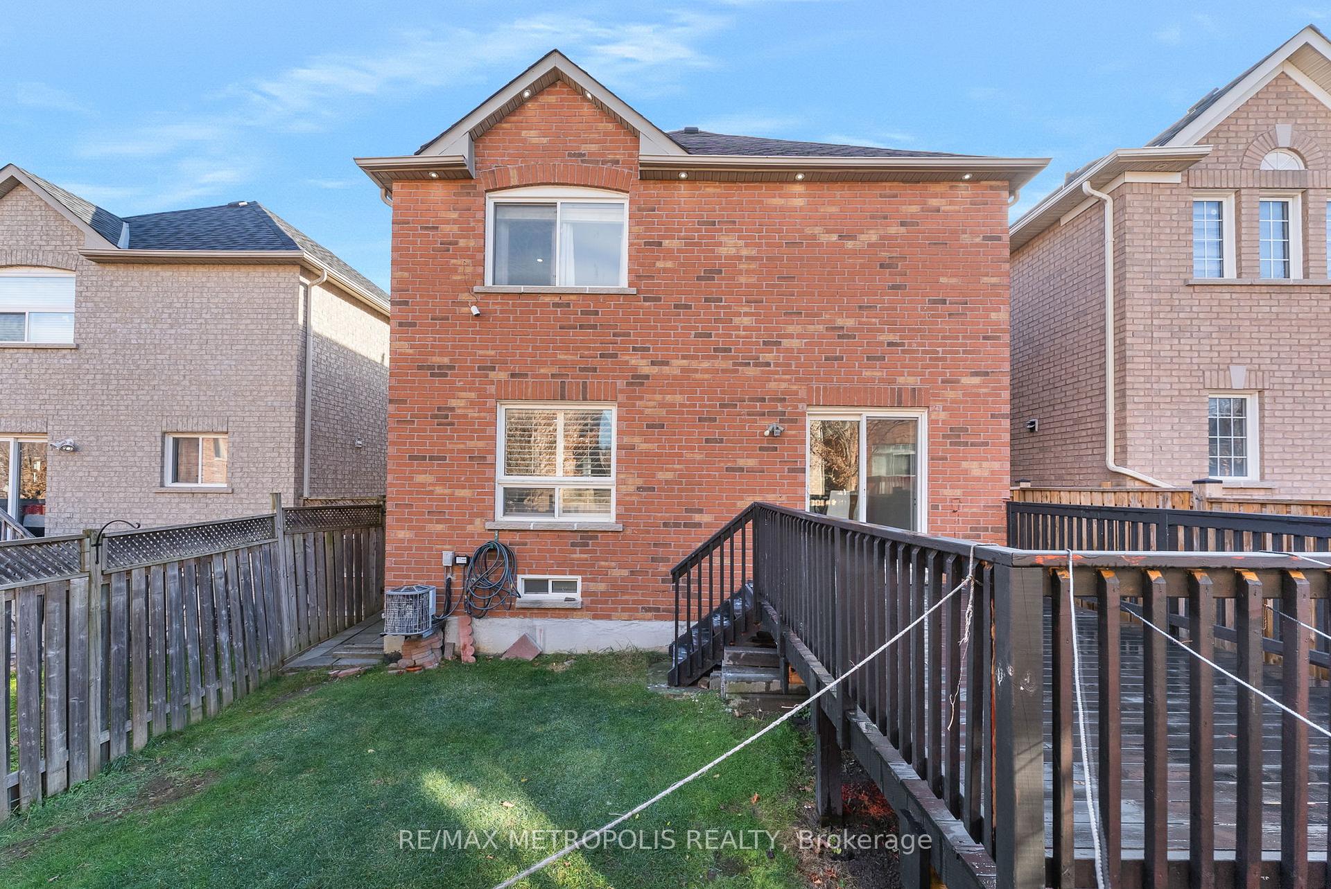 Photo 58 of Unit Upper, 4 Grosbeak Crescent, Scarborough, Rouge — HOMEH