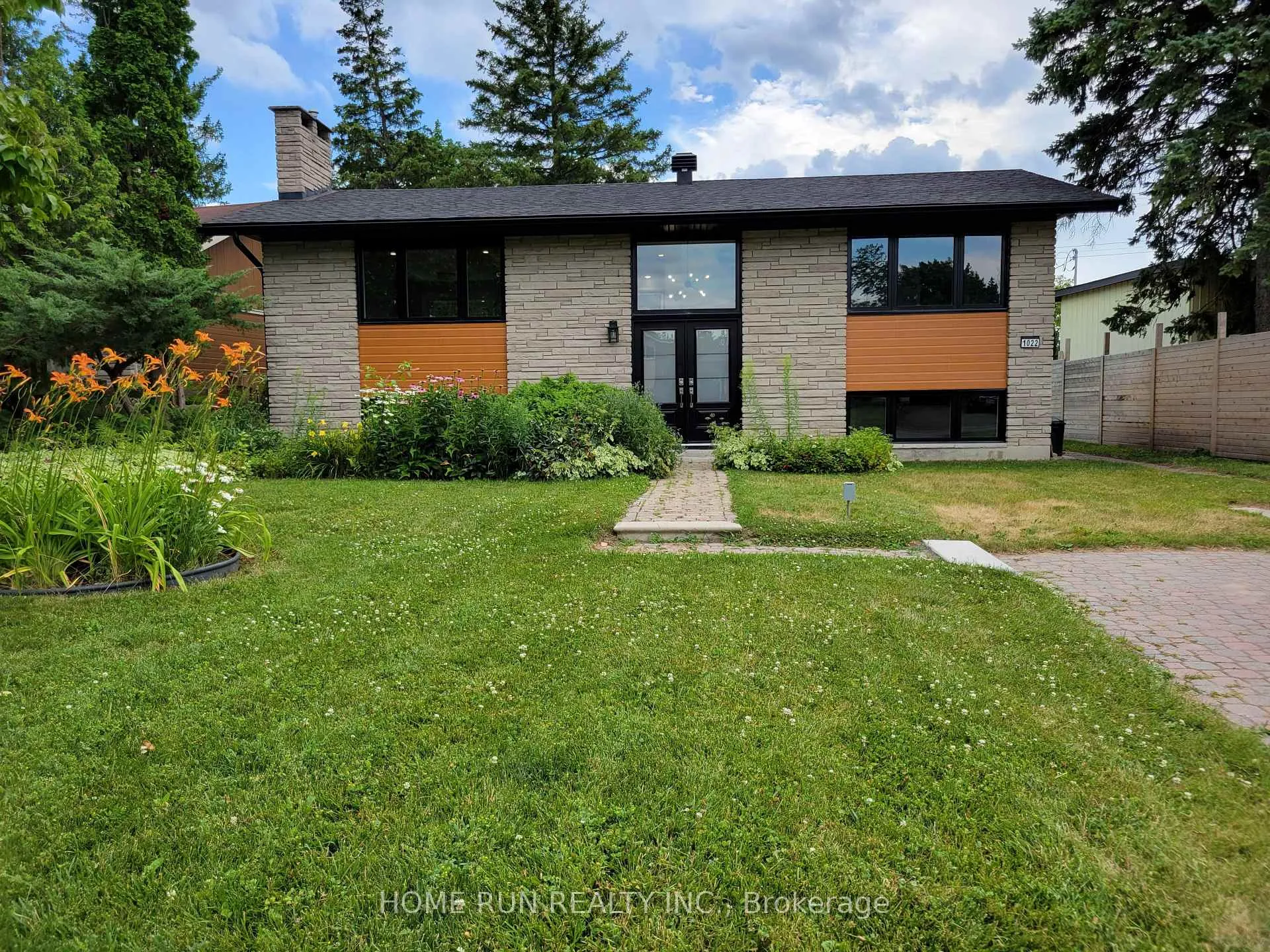 Photo 2 of 1022 Wiseman Crescent, Ottawa, Riverside Park — HOMEH
