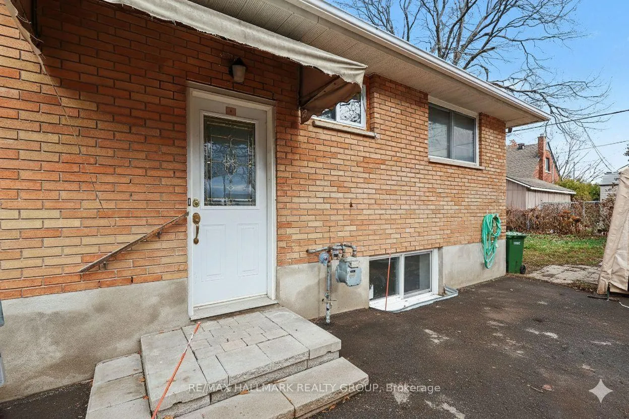 Photo 2 of Unit B, 1319 N Avenue, Ottawa, Eastway Gardens/Industrial Park — HOMEH
