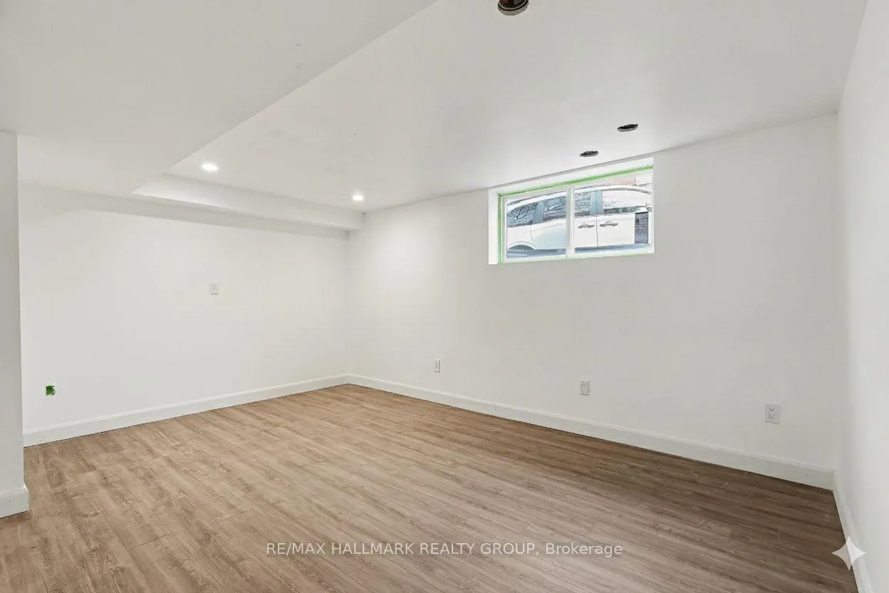 Photo 6 of Unit B, 1319 N Avenue, Ottawa, Eastway Gardens/Industrial Park — HOMEH