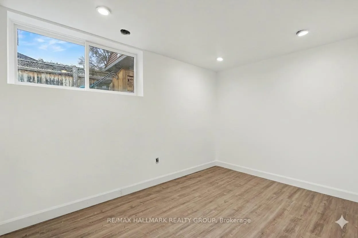 Photo 9 of Unit B, 1319 N Avenue, Ottawa, Eastway Gardens/Industrial Park — HOMEH
