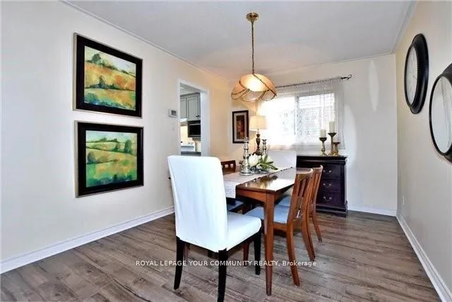 Photo 2 of 51 Falan Heights Crescent, Aurora, Aurora Heights — HOMEH